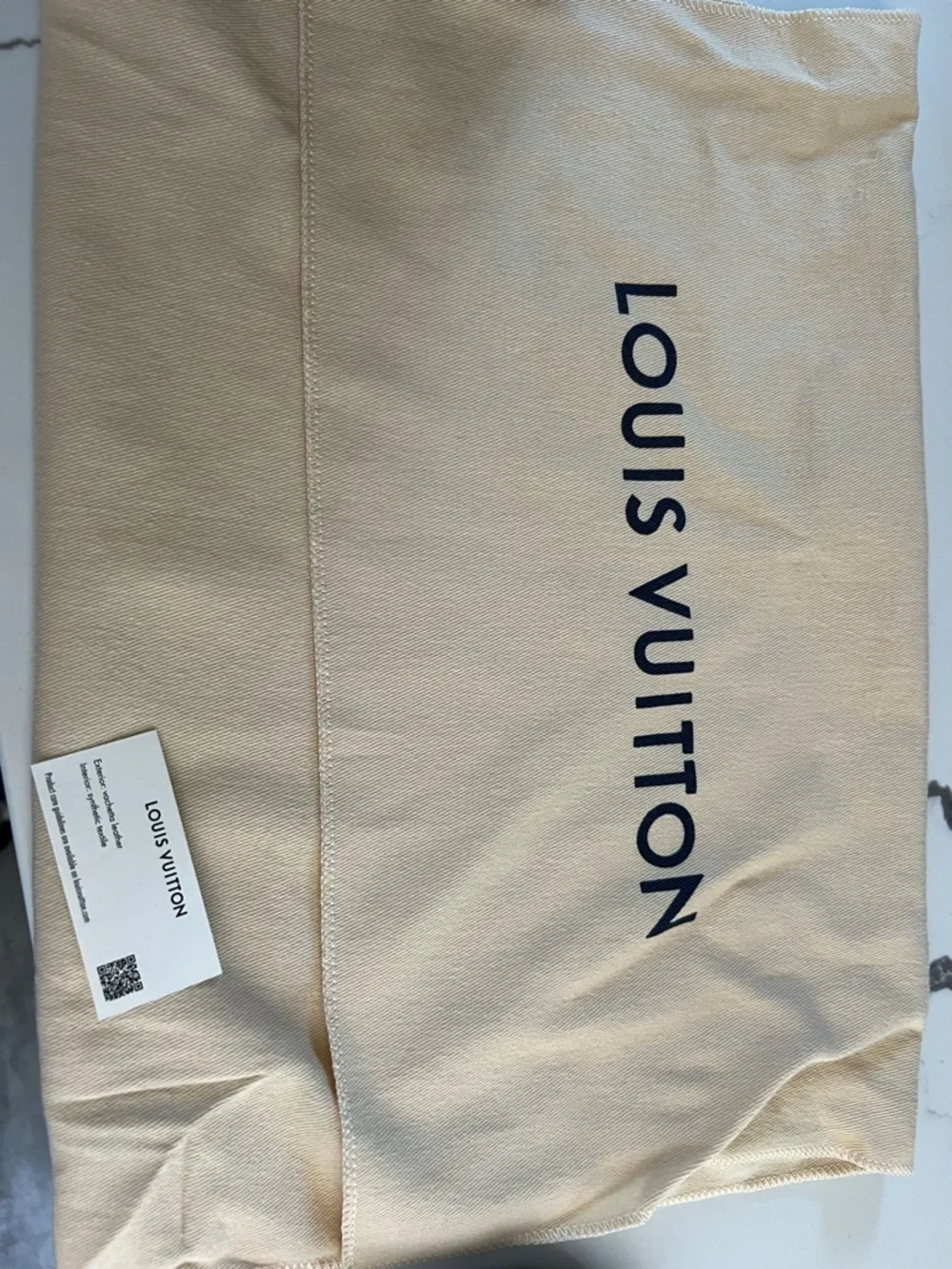Louis Vuitton Black Onthego PM - Picture 13 of 16